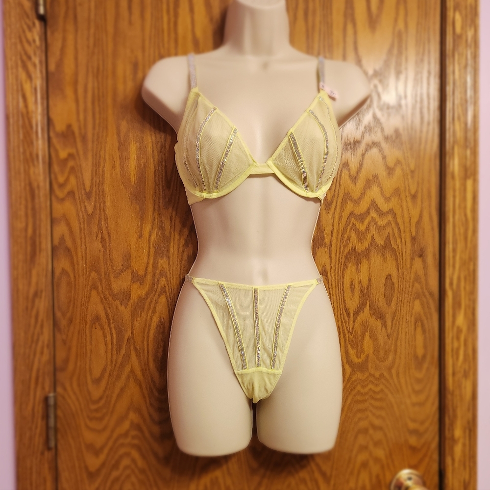 Victoria Secret Bra & Pantis Set WithRhinestones Mesh Low Cut Bra Sz36 D